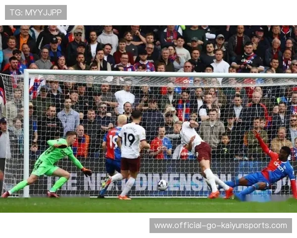 曼城3-1大胜纽卡斯尔，英联杯决赛将上演经典对决：曼城VS阿森纳